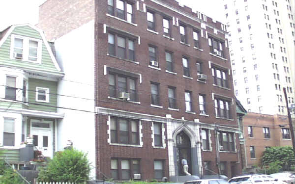 101 Clifton Pl in Jersey City, NJ - Foto de edificio - Building Photo