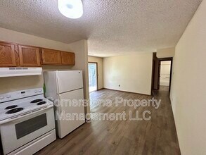 817 Maple Ln in Eudora, KS - Foto de edificio - Building Photo