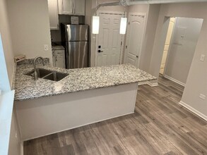 3740 W Eastwood Ave-Unit -1 in Chicago, IL - Building Photo - Building Photo