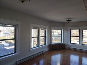 2 Raymond Ave in Poughkeepsie, NY - Building Photo - Building Photo