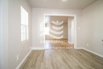 206 W Kittyhawk Dr in Midwest City, OK - Building Photo - Building Photo