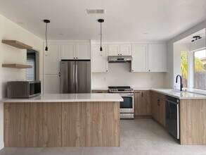 3634 Old Cobble Rd in San Diego, CA - Building Photo - Building Photo