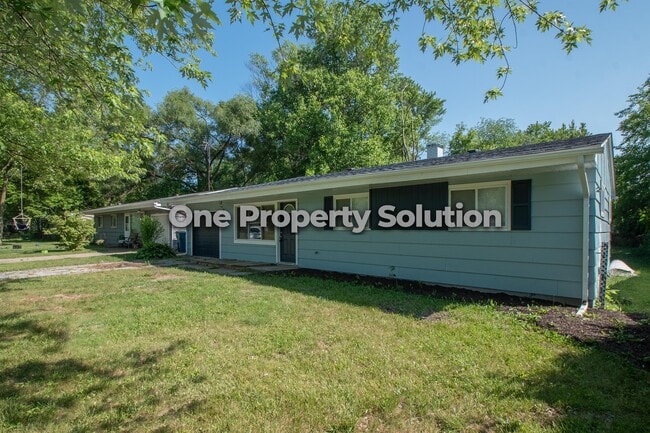 1031 E 47th Pl in Gary, IN - Foto de edificio - Building Photo