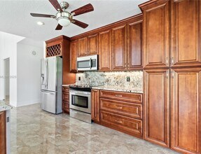 21344 Escondido Way S in Boca Raton, FL - Building Photo - Building Photo