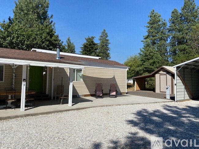 20702 N Austin Rd in Colbert, WA - Building Photo - Building Photo