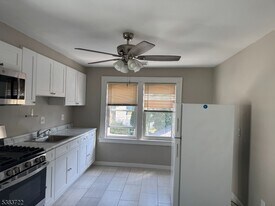 375 Tower St in Union, NJ - Building Photo