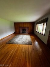 32 Orchard Dr in Poland, OH - Building Photo - Building Photo