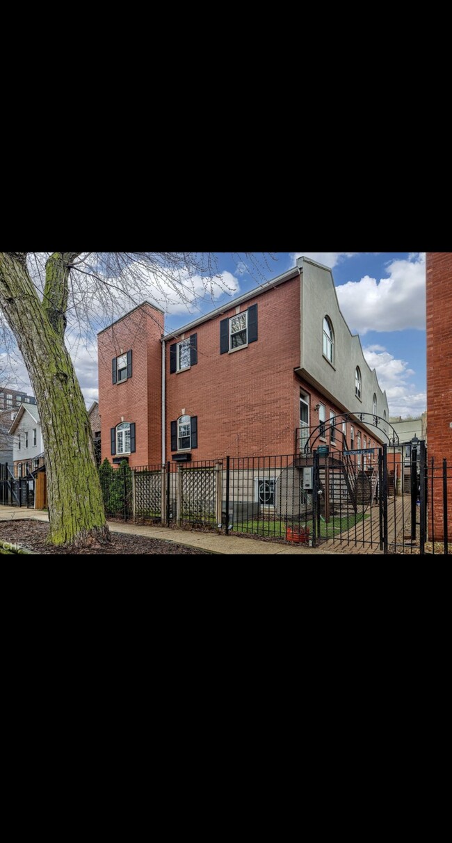 property at 1733 W Crystal St