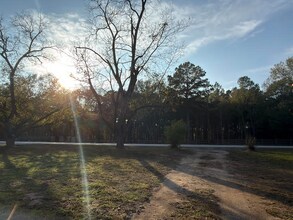 14757 County Rd 1125 in Tyler, TX - Foto de edificio - Building Photo