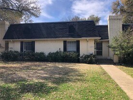 10547 Barrywood Dr in Dallas, TX - Building Photo