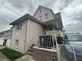 618 Carlock Ave in Perth Amboy, NJ - Building Photo