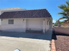 2677 Country Club Dr in Bullhead City, AZ - Building Photo