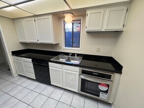 3566 Halifax Square SE in Salem, OR - Foto de edificio - Building Photo