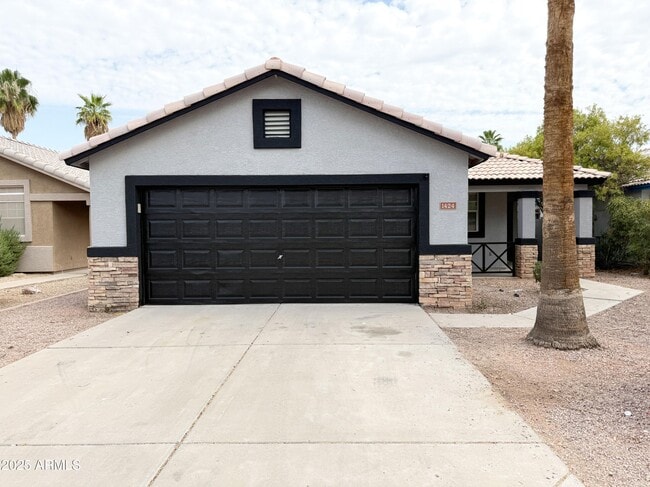 property at 1424 E Binner Dr