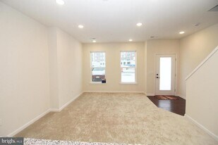 410 Reading Ct in West Windsor Township, NJ - Building Photo