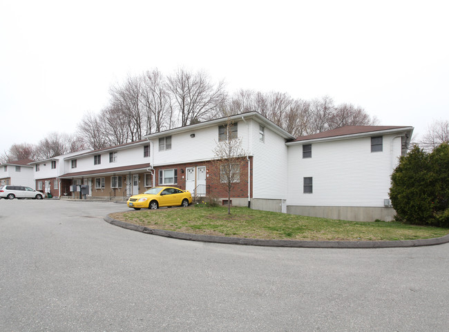 Mary Brown Apartments in Jewett City, CT - Building Photo - Building Photo