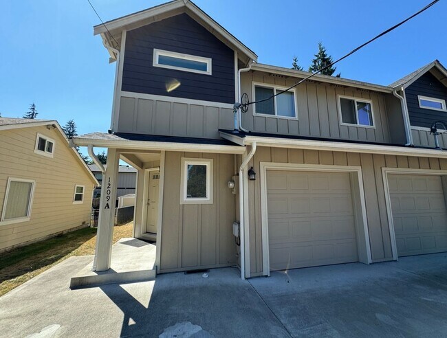 1209 Boone St SE in Lacey, WA - Building Photo - Building Photo