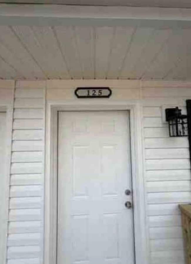 property at 117 N Helen St