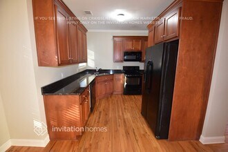 649 Royal Crest Ct in Canton, GA - Building Photo - Building Photo