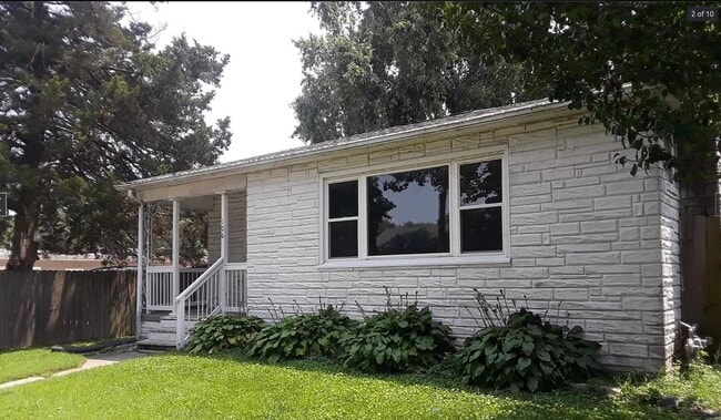 106 N Long St in Caseyville, IL - Building Photo - Building Photo