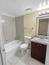 250 Palm Cir W in Pembroke Pines, FL - Building Photo - Building Photo