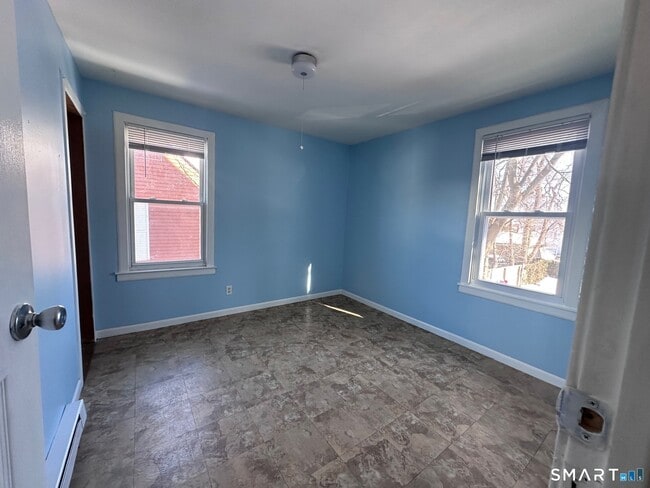 24 Rocky Hill Ave in New Britain, CT - Building Photo - Building Photo