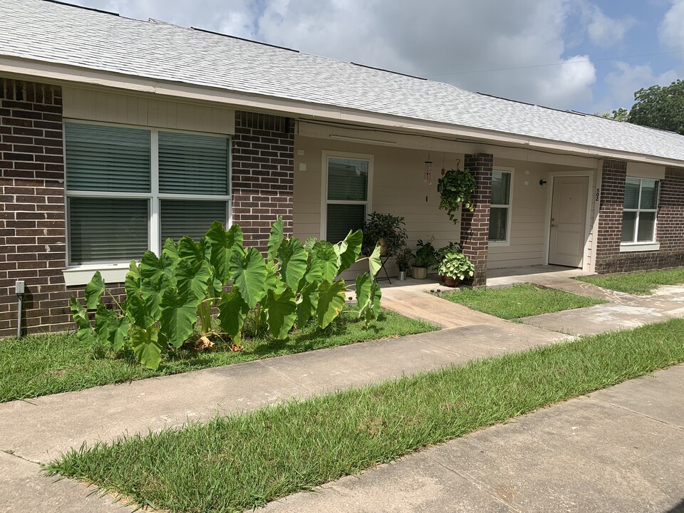 Bayou Gardens Apartments in Hitchcock, TX - Building Photo