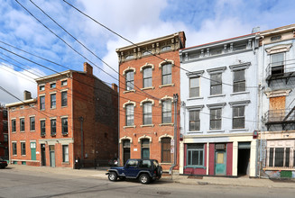 1443 Walnut St in Cincinnati, OH - Building Photo - Building Photo