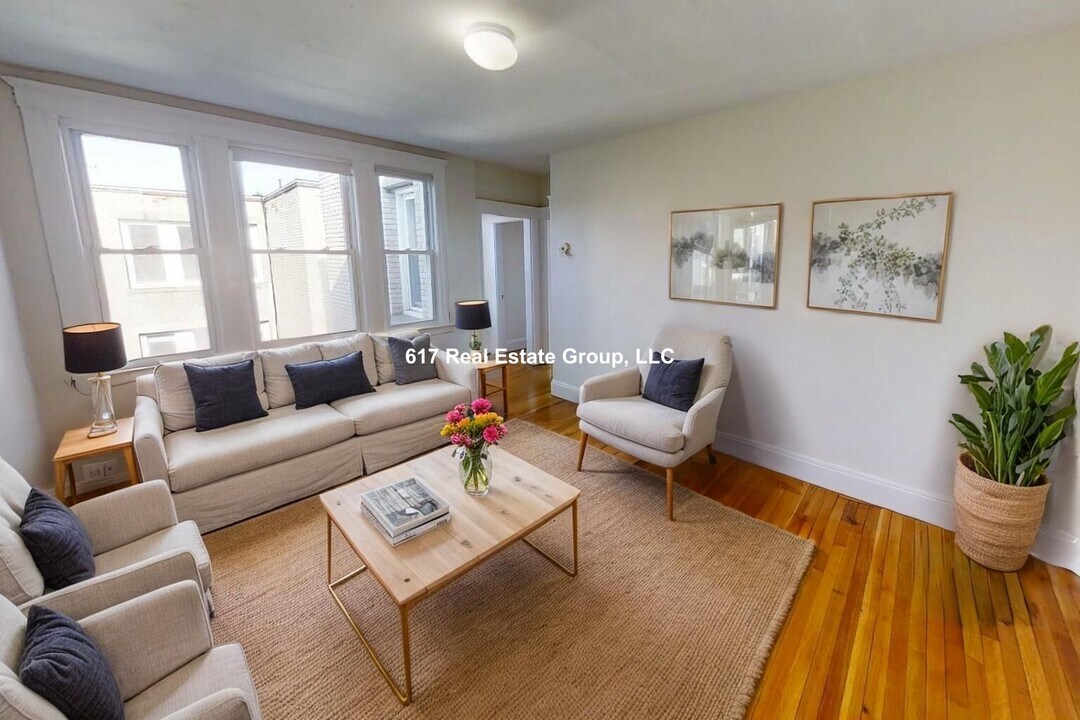 1638 Commonwealth Ave in Boston, MA - Building Photo