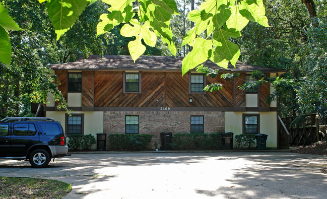 2109 Sandcastle Dr in Tallahassee, FL - Building Photo - Building Photo