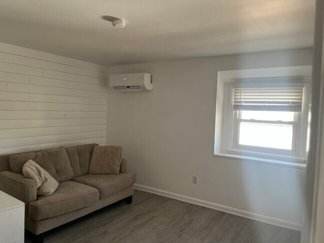 8486 Byrd Rd in Pasadena, MD - Building Photo - Building Photo