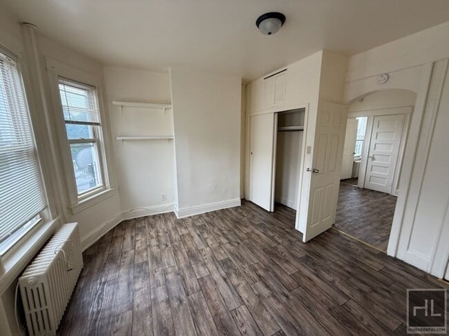 31 Cedar St in Yonkers, NY - Foto de edificio - Building Photo