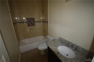 1215 Upas Dr, Unit 2 in Edinburg, TX - Building Photo - Building Photo