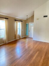 3014 Sleepy Hollow St in Simi Valley, CA - Building Photo - Building Photo