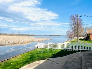 37998 N Nora Pl in Spring Grove, IL - Building Photo - Building Photo