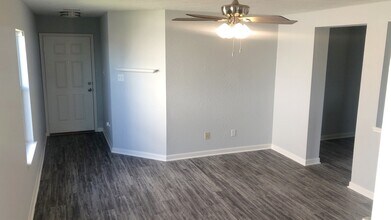 12211 Windsor Bay Ct in Tomball, TX - Building Photo - Building Photo