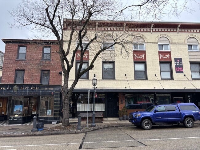 57 E Butler Ave, Unit 2C in Ambler, PA - Foto de edificio - Building Photo