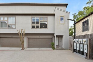 241 N Lenox St in Houston, TX - Building Photo