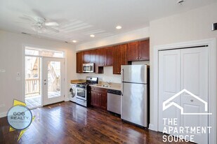 649 W Deming Pl, Unit 1F in Chicago, IL - Building Photo
