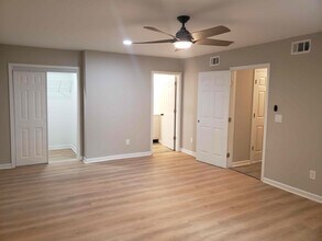 5112 Miller Rd SW, Unit Bedroom in Lilburn, GA - Building Photo - Building Photo