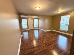 2560 Madrid St in New Orleans, LA - Building Photo - Building Photo