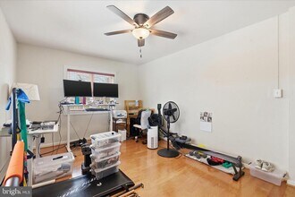 3260 Gunston Rd in Alexandria, VA - Foto de edificio - Building Photo