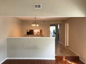 24352 Dover Ln in Hayward, CA - Building Photo - Building Photo