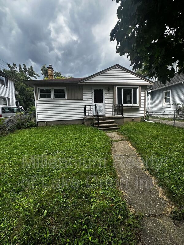 property at 21 E Fairmount Ave