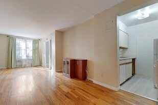 1580 E 18th St in Brooklyn, NY - Building Photo