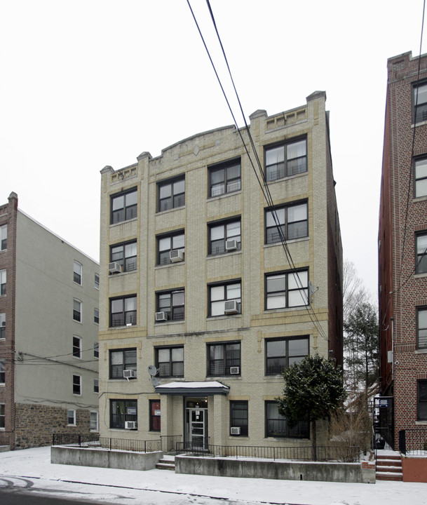 472 Hawthorne Ave in Yonkers, NY - Foto de edificio