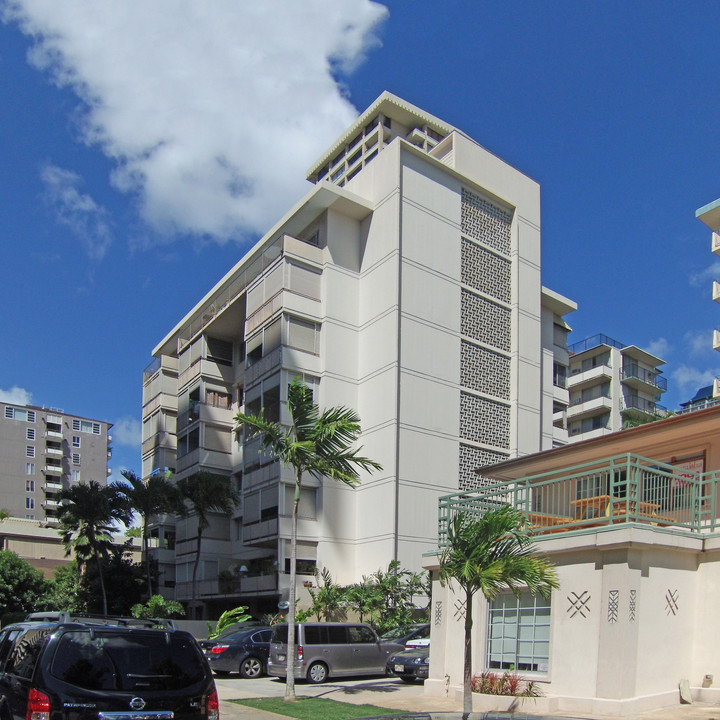 411 Kaiolu St in Honolulu, HI - Building Photo