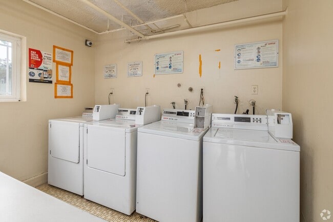 About 4315 Don Tomaso Dr in Los Angeles, CA - Building Photo - Building Photo