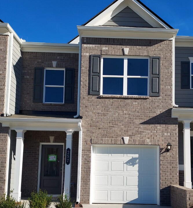 257 Dupont Dr in Cartersville, GA - Building Photo
