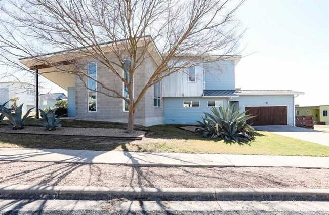 7313 Ava Ln in Austin, TX - Building Photo - Building Photo